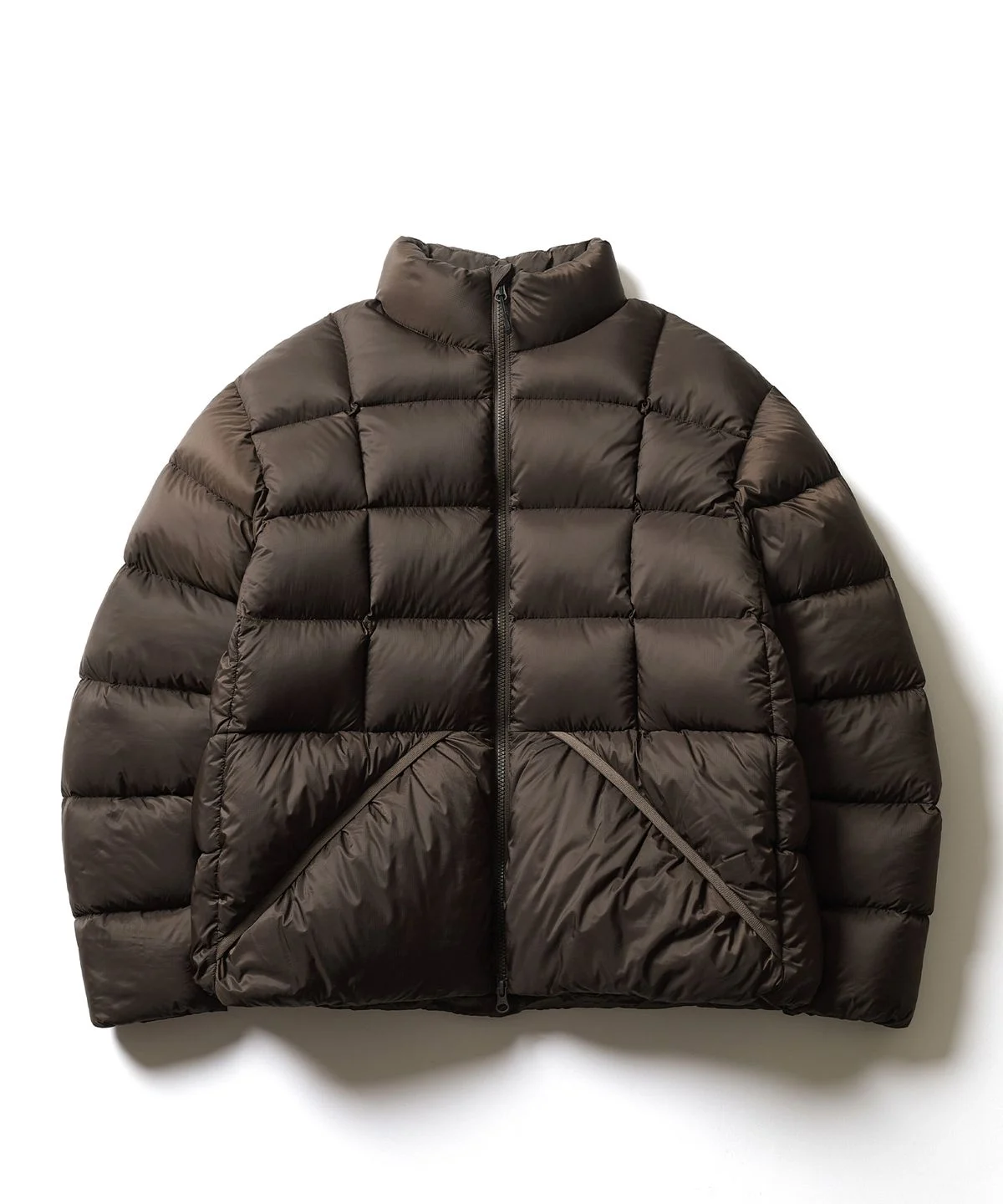 50% 할인에 집어온 에스파이 LIGHT PUFFER DOWN JACKET E54OU01BRN 한 달 입어본 핏 · 상품 이미지 2