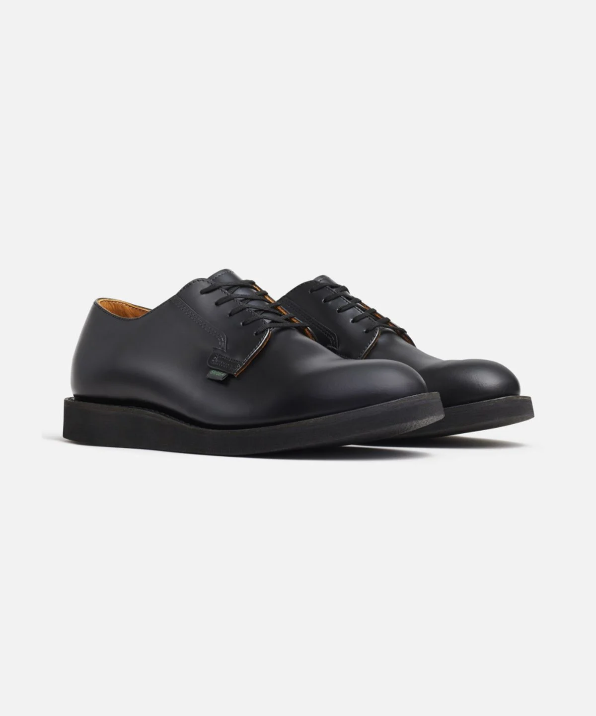 신발을 착용하고 한 달이 지난 시점, 자연스러운 주름이 잡혀 더 멋스러워진 신발 상태
